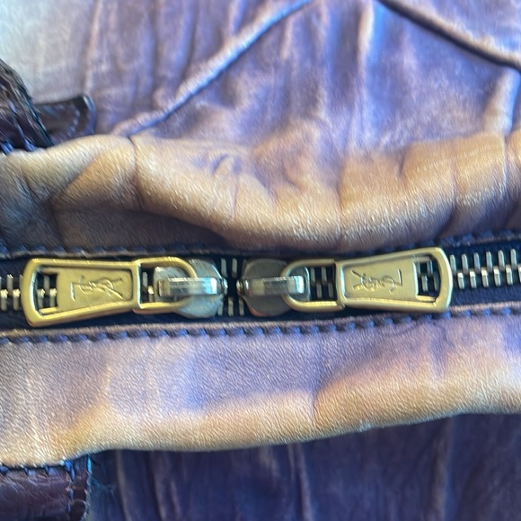 YVES  Saint Laurant Very large Purple Muse  Bag  18 “ X 12”. - Picture 9 of 15